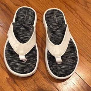 Cloudwalker flip flops size 8